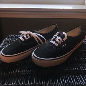 Vans Authentic (Size 11)